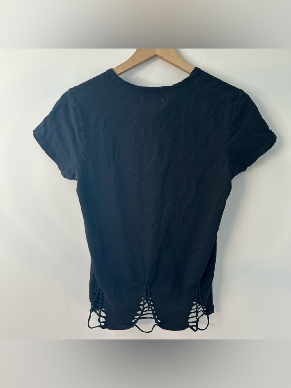 Pepin Women’s Black Distressed Braided Short Sleeve T-Shirt, Size Large - Picture 2 of 7